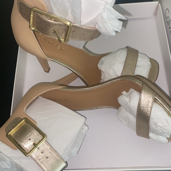 Women open toed heels - Picture 3 of 4